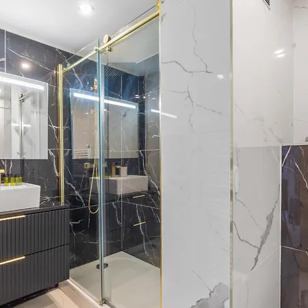 Daire Au Coeur De Juan Les Pins L'empire 8 Couchages Antibes