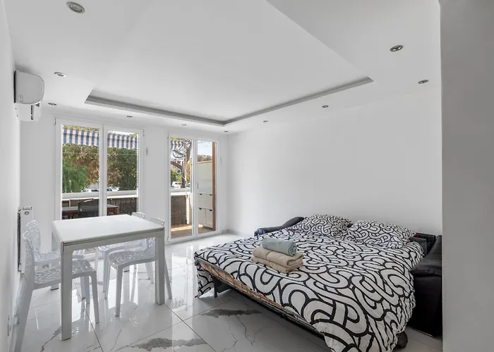 公寓 Au Coeur De Juan Les Pins L'empire 8 Couchages